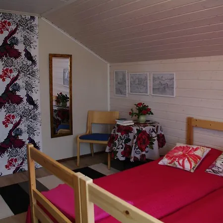 Aneen Loma Vacation And بوسيو